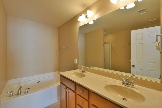 Building Photo - 1023 Nightfall Ct NW