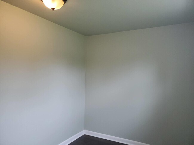 Building Photo - Beautiful  & Charming 4-Bedroom Home with ...