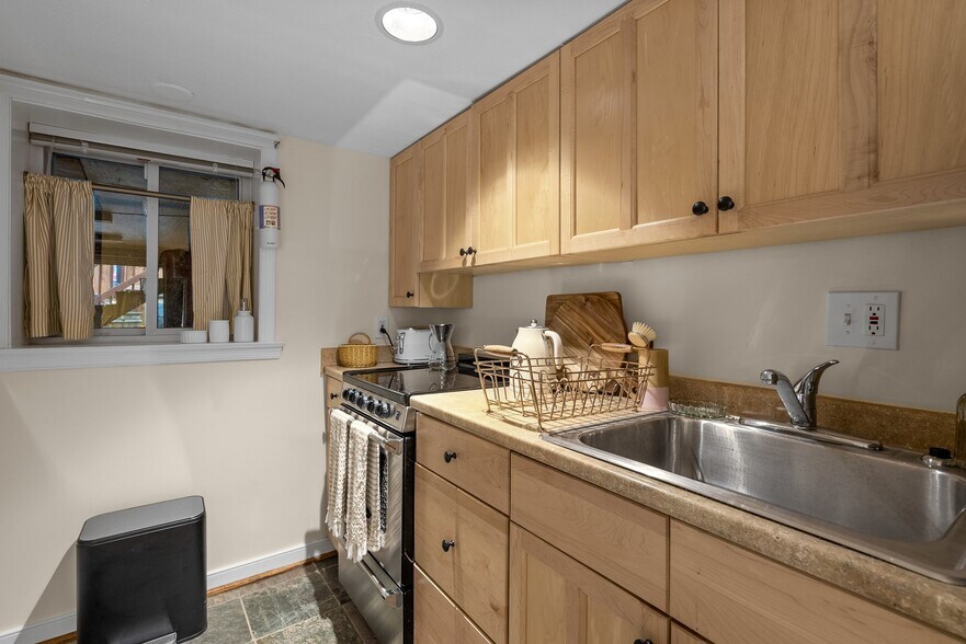 Building Photo - 1711 37th St NW
