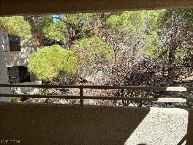 Building Photo - 2635 S Durango Dr