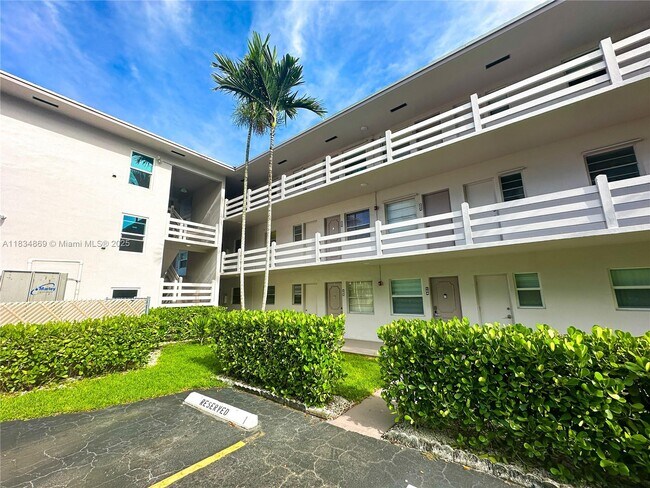 Building Photo - 700 Layne Blvd