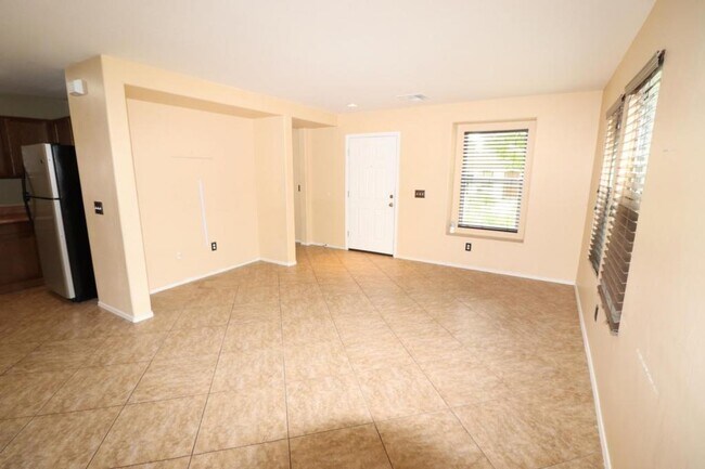 Building Photo - 342 W Paseo Celestial