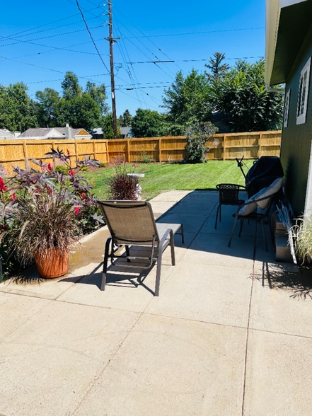 Building Photo - 4700 S Sherman St