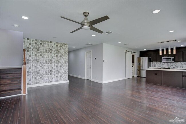 Building Photo - 41 San Fabian St