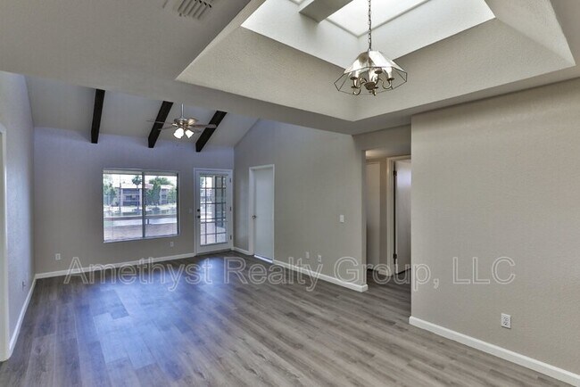 Building Photo - 11666 N 28th Dr