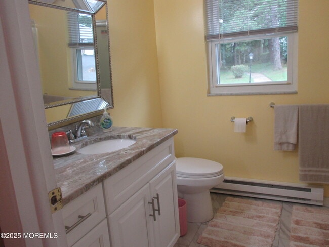 Building Photo - 496A Thornbury Ct