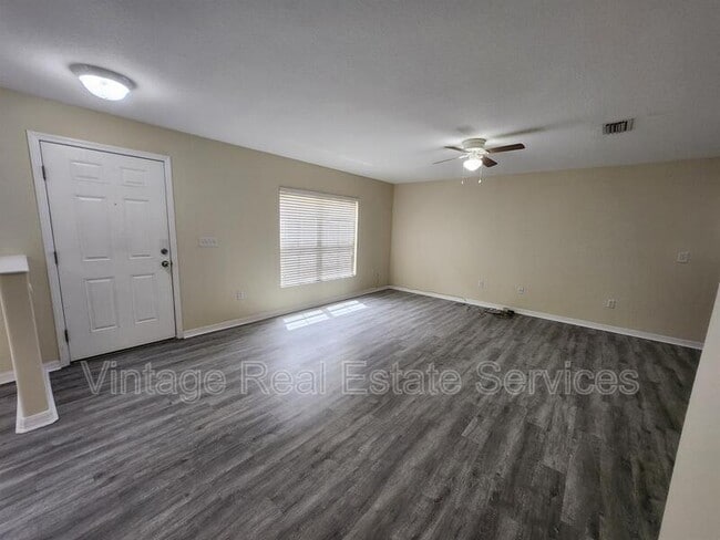 Building Photo - 10932 Keys Gate Dr