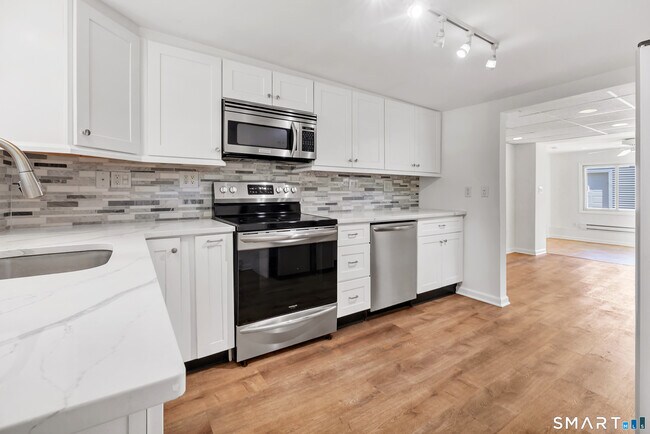 Building Photo - 41 Frisbie St