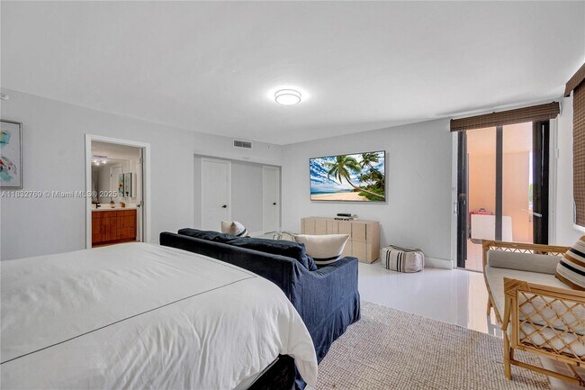 Building Photo - 10175 Collins Ave