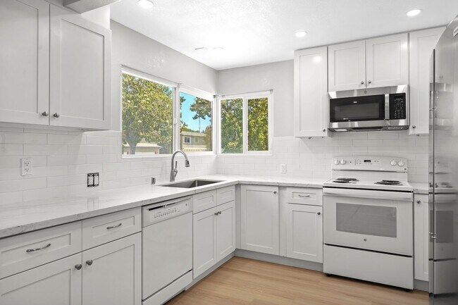 Building Photo - 836 Blair Ave