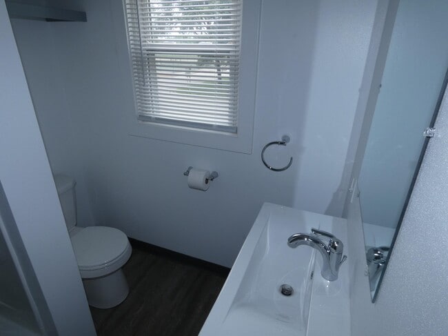 Building Photo - 518 N 4th St