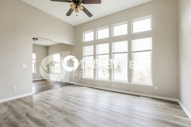 Building Photo - 5 Bedroom Pet-Friendly Home in Kansas City...