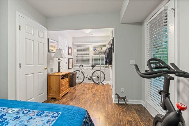 Building Photo - 3 Bedroom 2 Bath Chapel Hill Home - Available in early August! Near Southern Village