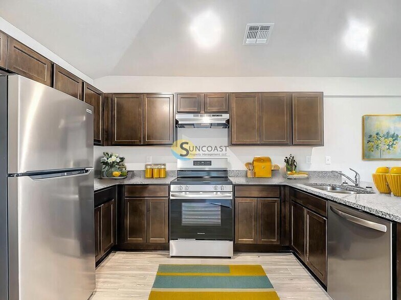 Building Photo - 27165 Washington St