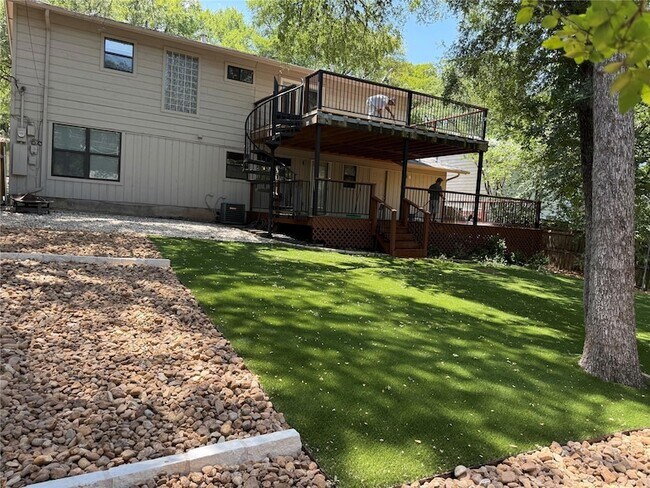 Building Photo - 1708 Fawn Dr