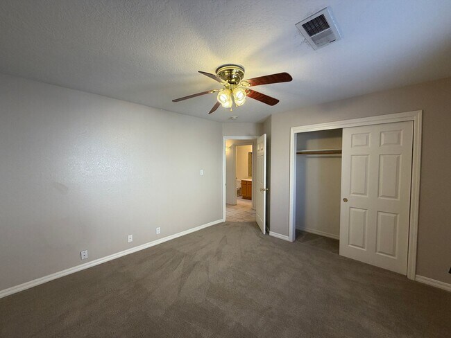 Building Photo - 3 Bedroom Home Near Louisiana Blvd NE & Paseo Del Norte Blvd NE!