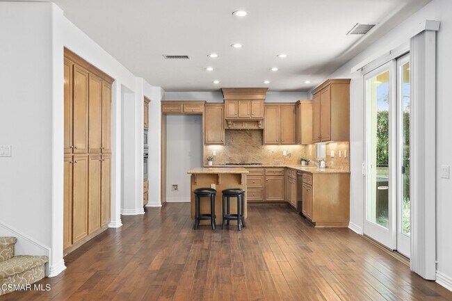 Building Photo - 4659 Cielo Cir
