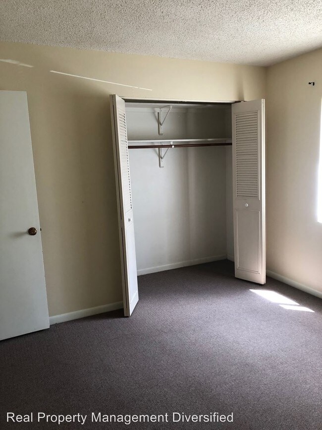 Building Photo - 1310 NE 33rd Ave