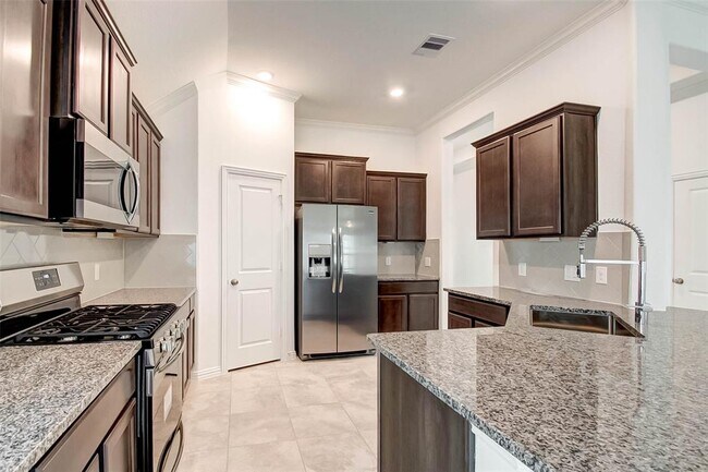 Building Photo - 2323 Green Kale Dr