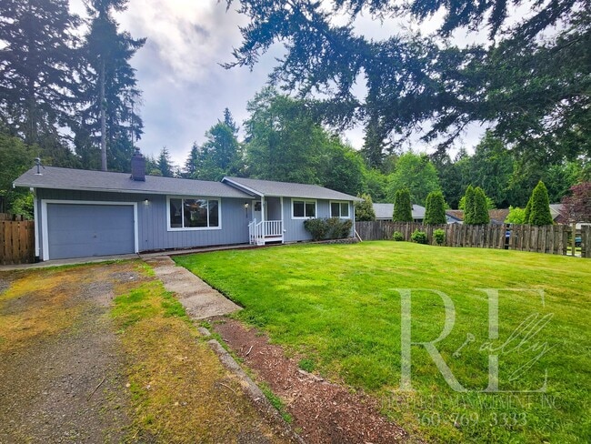 Building Photo - Rambler with Fantastic Covered Deck & Community Pool