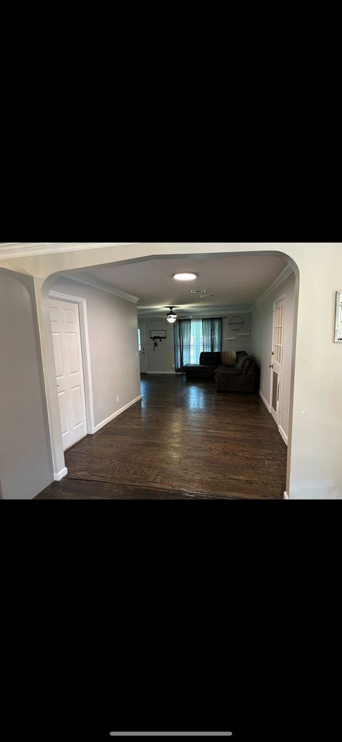 Building Photo - Home For Rent