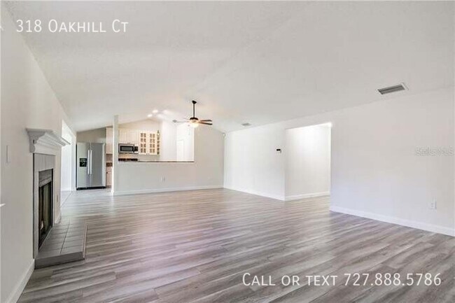 Building Photo - 318 Oakhill Ct