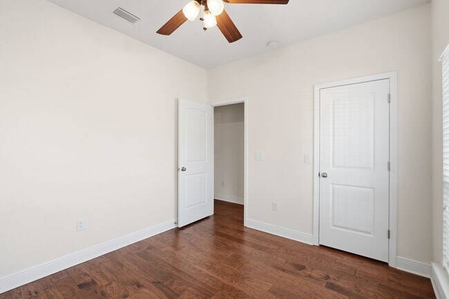 Building Photo - 4805 Stellata Ln