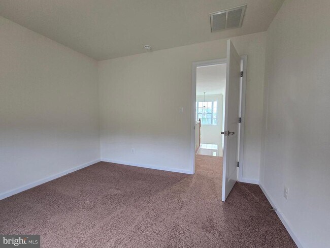 Building Photo - 173 Heartleaf Ln