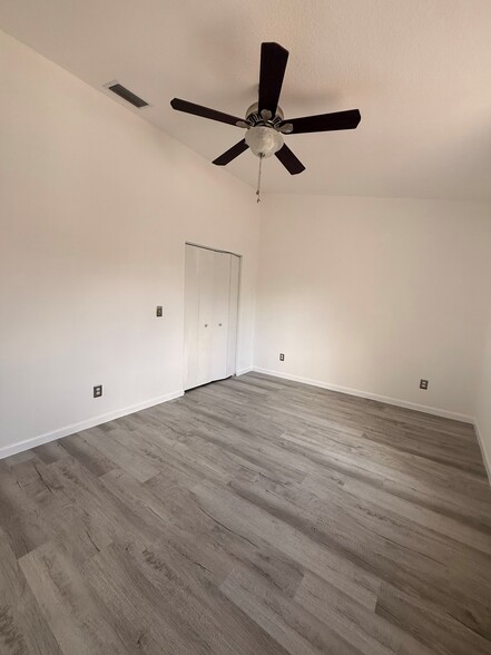 Building Photo - 8743 SW 21st Ct