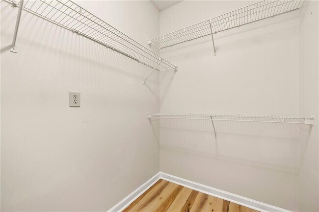 Building Photo - 4333 Dunwoody Park