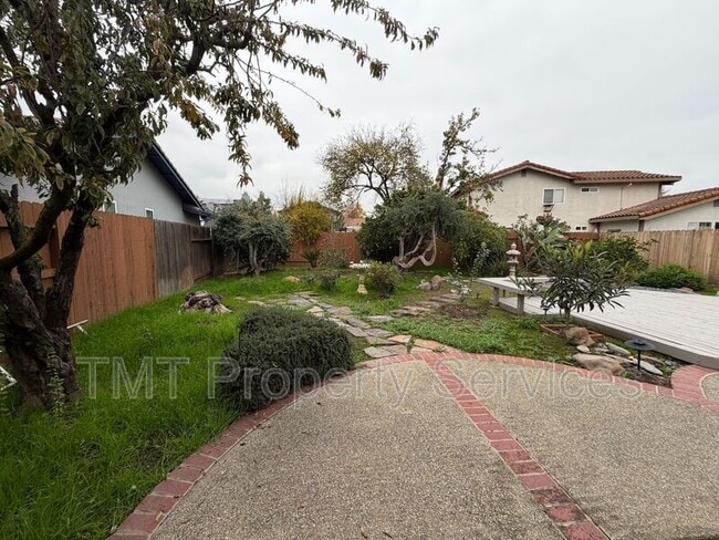 Building Photo - 2 Polvadera Ct