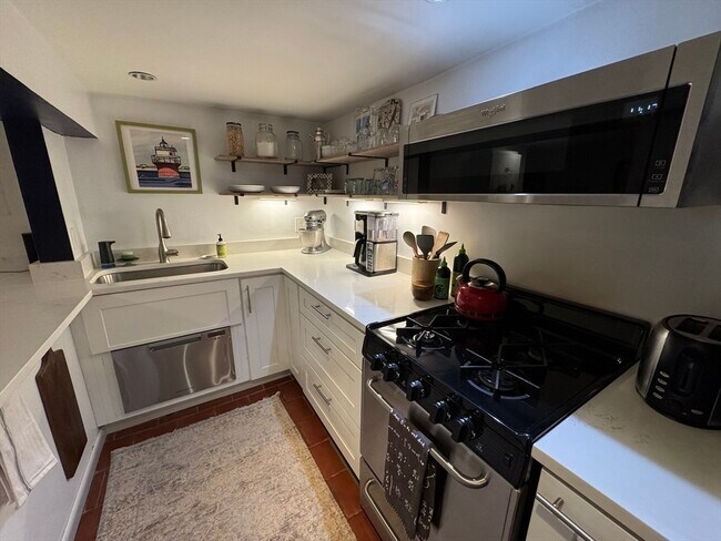 Building Photo - 47 Tileston St
