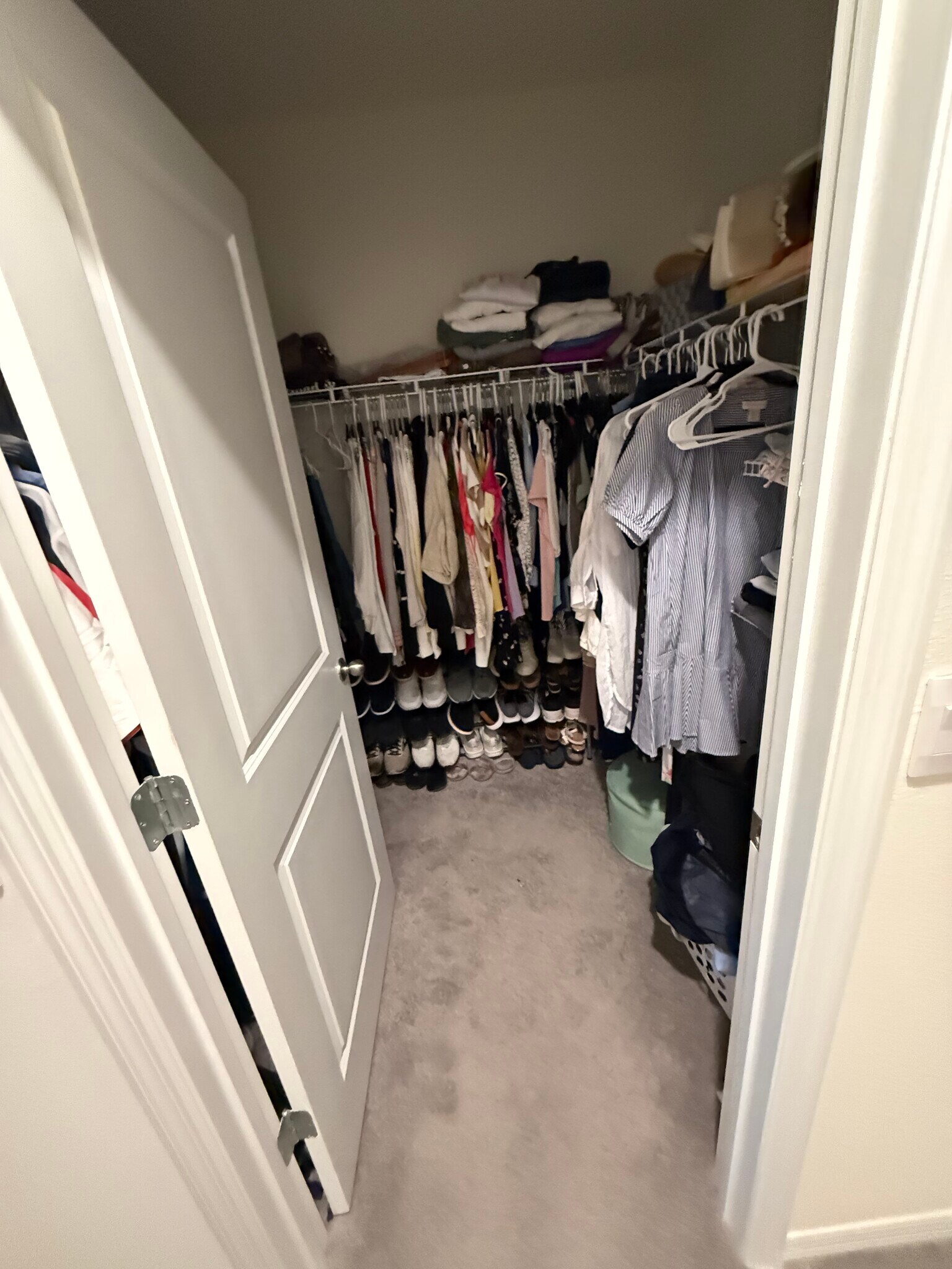 Master bedroom walk in closet - 17014 Avon Dive Ln