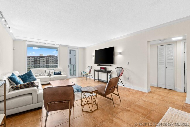 Building Photo - 3450 S Ocean Blvd