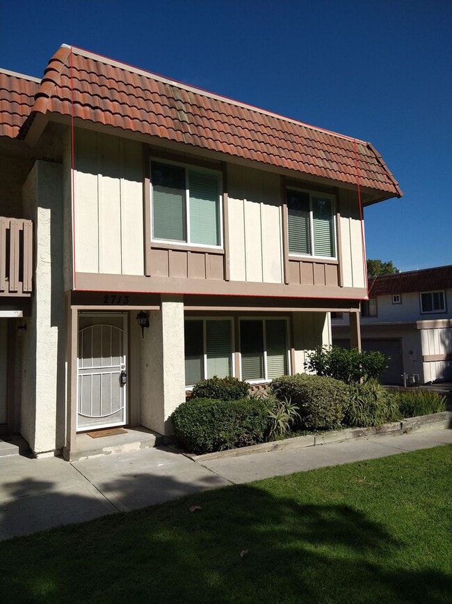 Building Photo - ALL UTILITIES INCLUDED! 3 Bed / 1 Bath Remodeled Condo/Duplex at Tanglewood