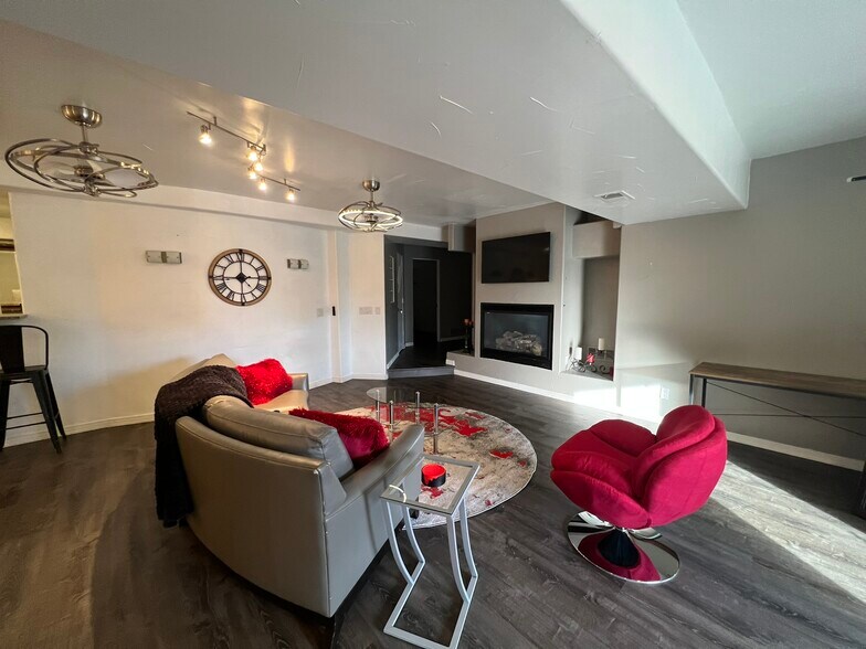 Building Photo - 192 October Pl