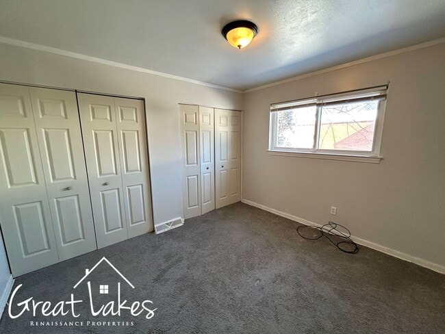 Building Photo - Lovely 2 Bedroom 1  1/2 Bathroom now available for rent