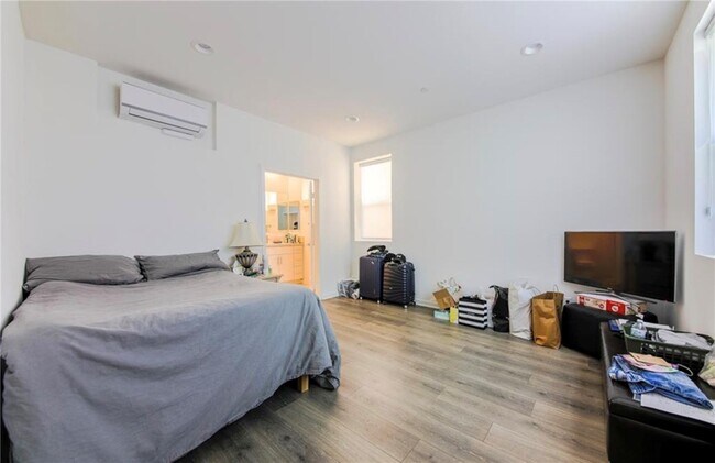 Building Photo - 430 W Central Ave