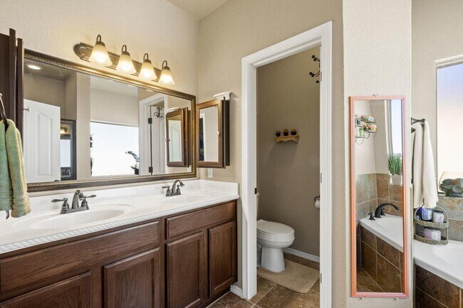 Building Photo - 5905 Speyside Dr