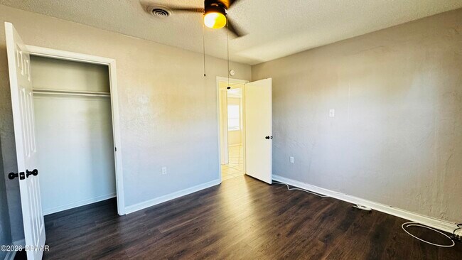 Building Photo - 374 S Halifax Dr