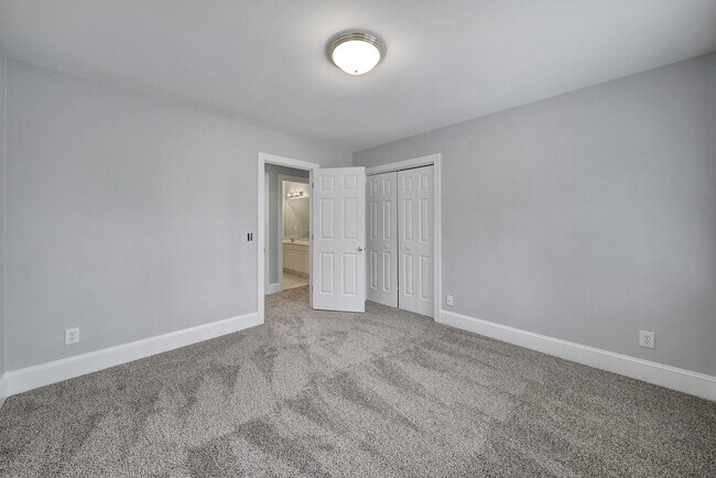 Building Photo - Spacious Four Bedroom Home!