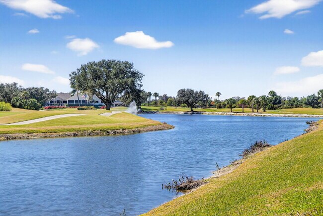 Building Photo - This 2 bedroom plus den, 2 bath condo with a one car garage offers expansive golf course and lake...