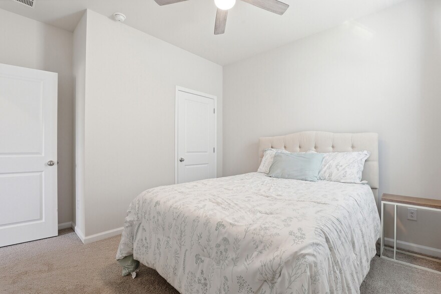 Building Photo - 115 Brooks Dr