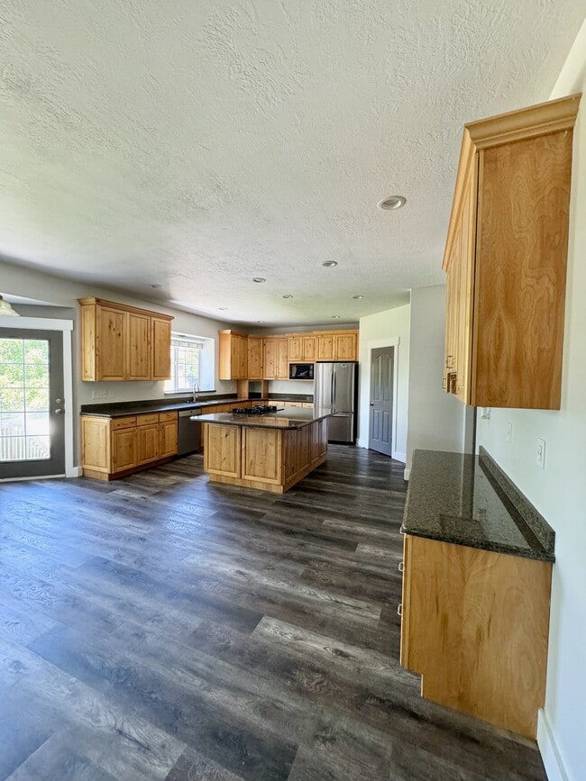 Building Photo - 873 E 2900 N
