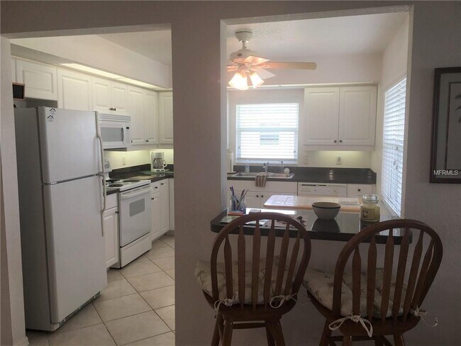 Building Photo - 5800 Sabal Trace Dr