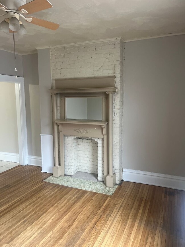 Building Photo - Muir - 1219-1221 Forsythe Ave