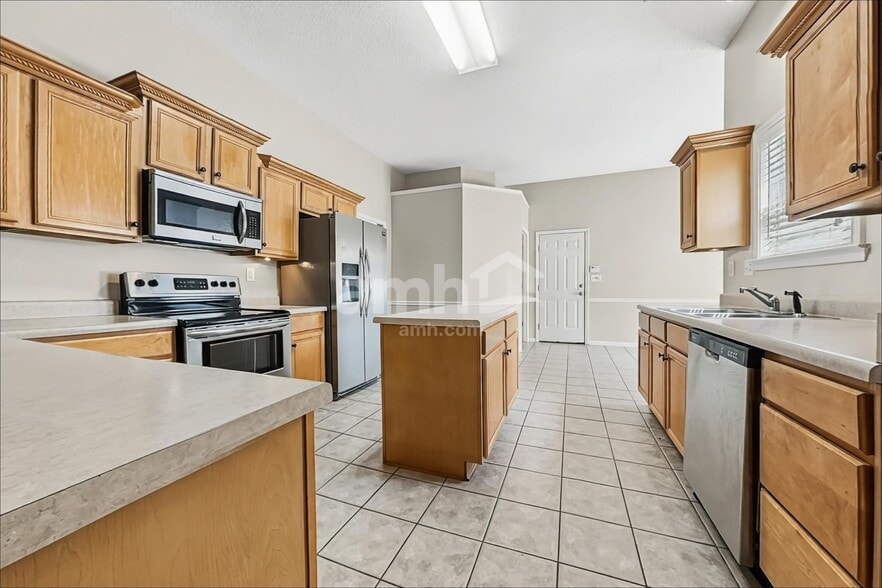 Building Photo - 9289 Oakengate Cv