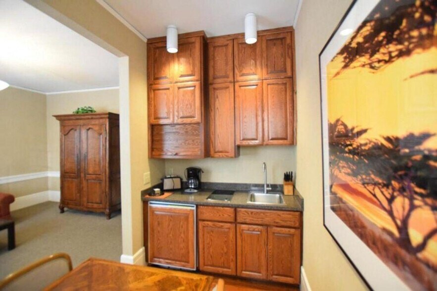 Building Photo - 720-730-730 Powell St