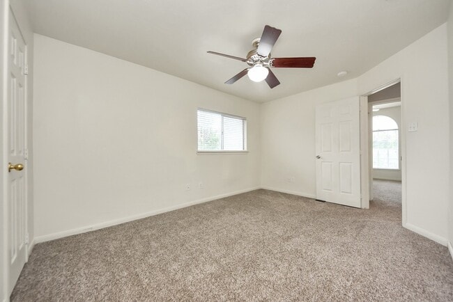 Building Photo - 1802 Whispering Forest Dr