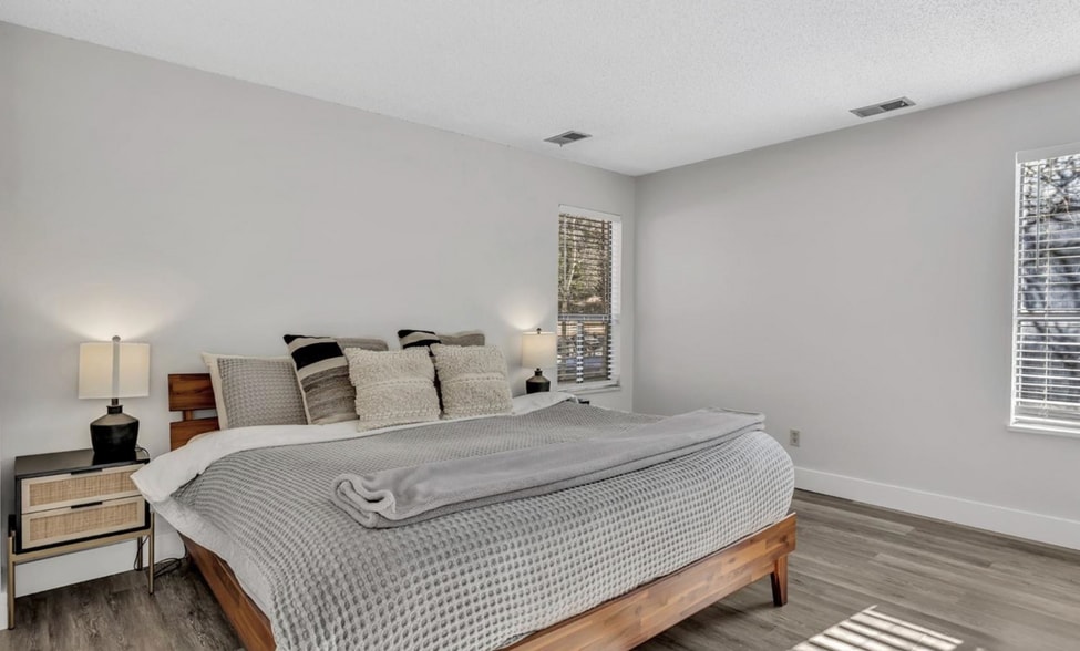 Building Photo - 1901 Clear Creek Dr